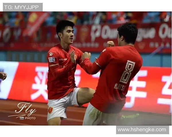 梅县铁汉迎战大连超越争夺中甲联赛关键三分的激烈对决 梅县铁汉迎战大连超越争夺中甲联赛关键三分的激烈对决